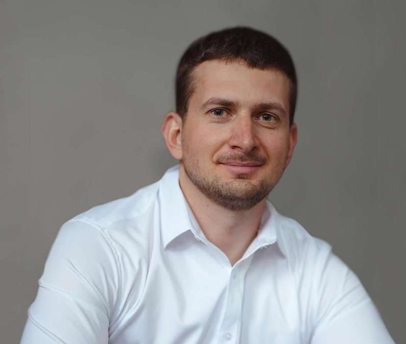 Иван Путилин - Специалист по индивидуальным изделиям мебели и предметной реставрации, команда ART'N'TERIOR